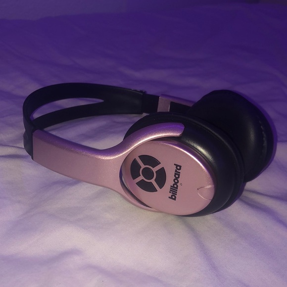 Bluetooth headphones - Picture 1 of 2